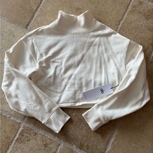 NWT ALO CROPPED SERENITY COVERUP SIZE SMALL